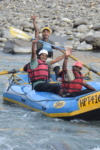 Manali to Kullu & Naggar Tour by private taxi